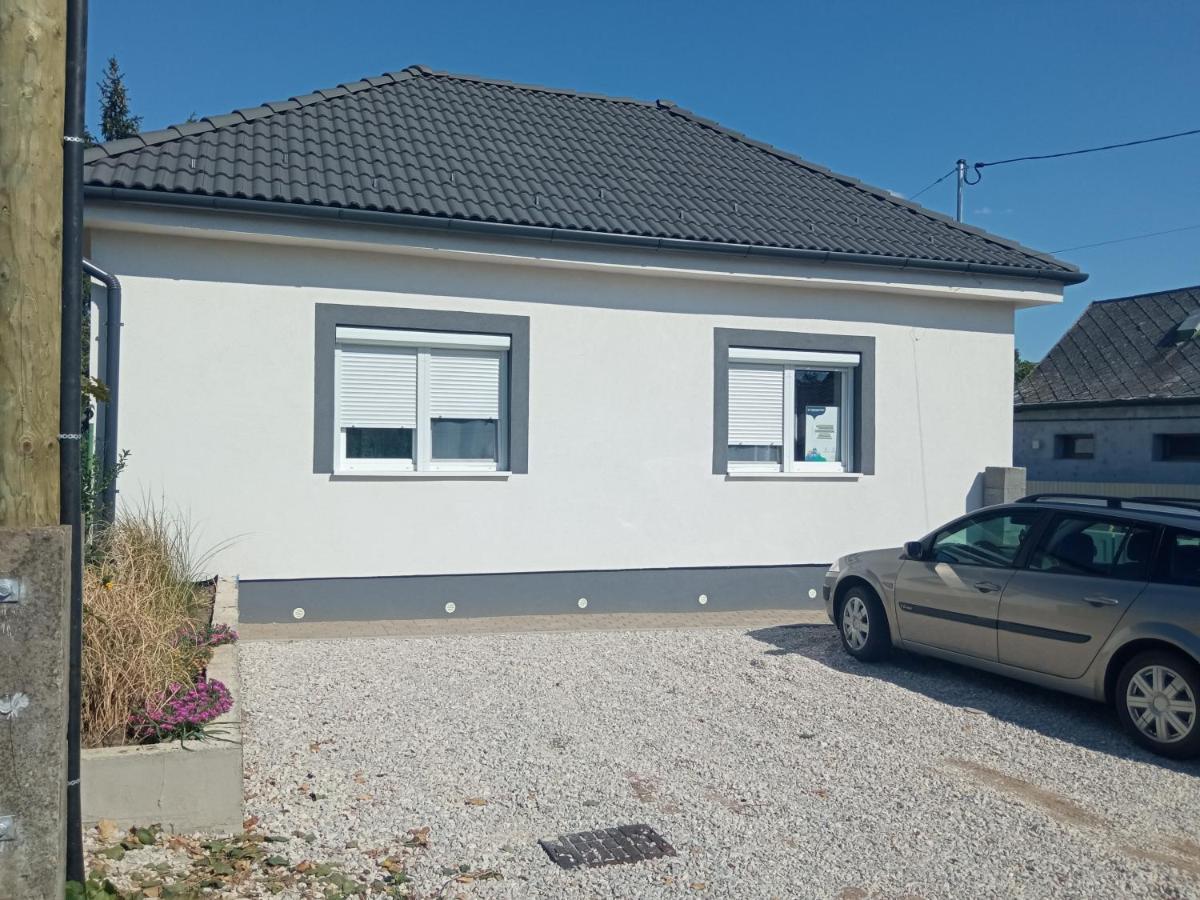 Kiss-Szőllősi Vendégház II LOLA Debrecen Exterior foto