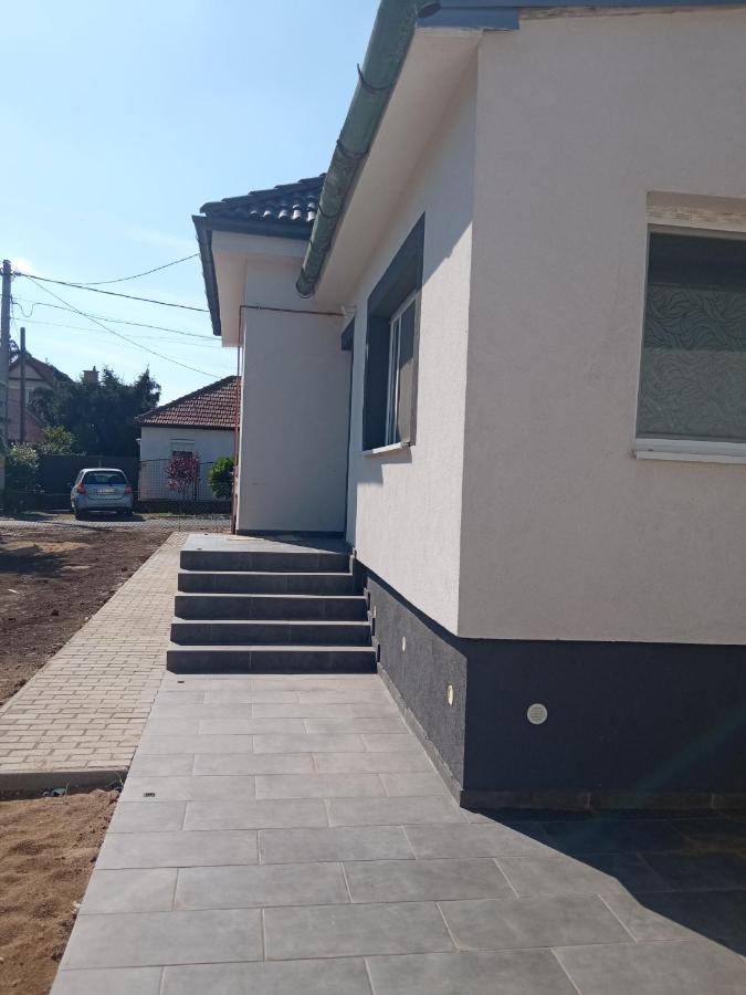 Kiss-Szőllősi Vendégház II LOLA Debrecen Exterior foto